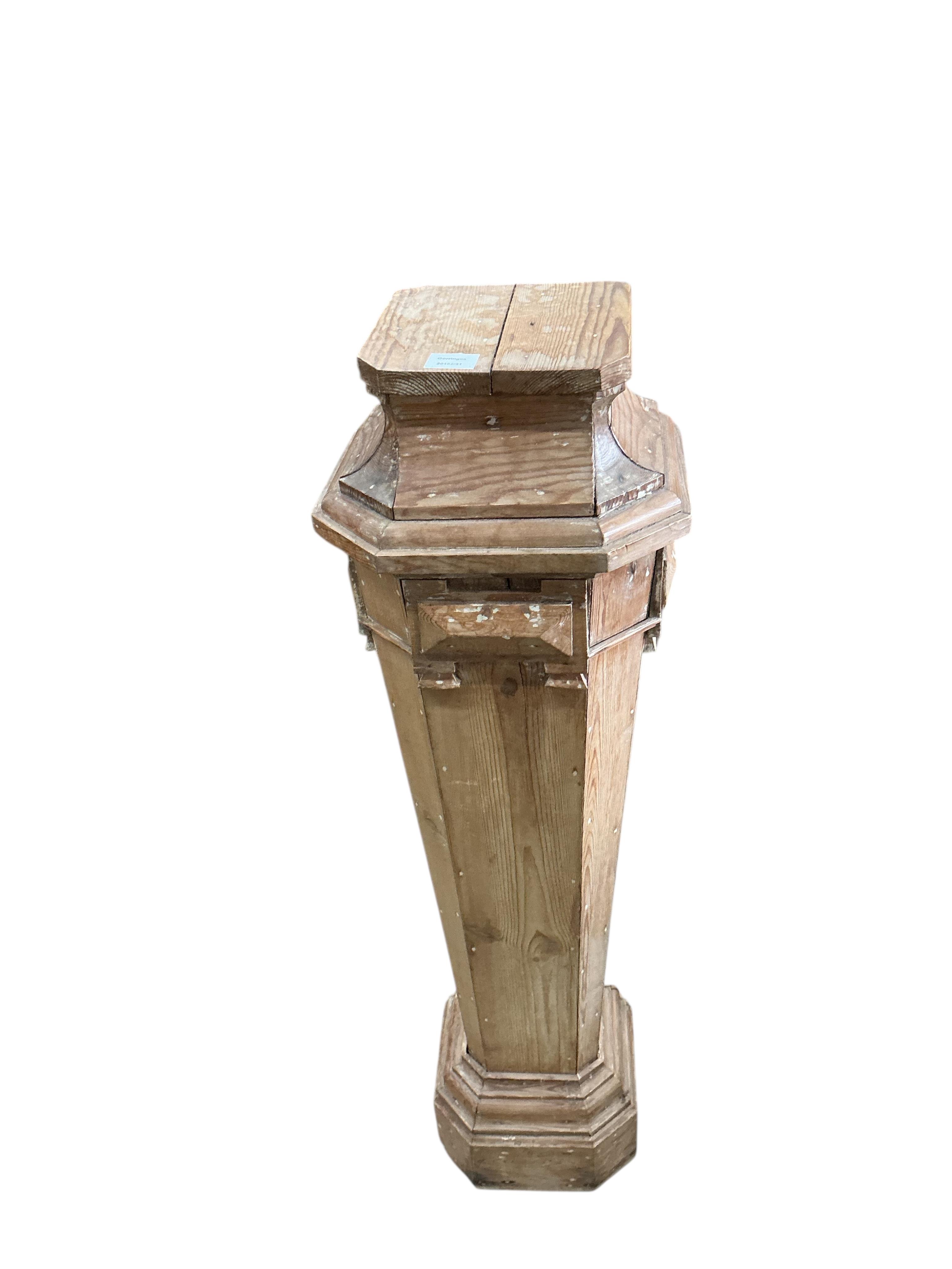 A Victorian octagonal pine pedestal, height 112cm